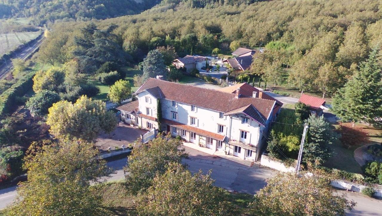Chambres D'Hotes Le Cedre Bleu Saint-Lattier Exterior photo